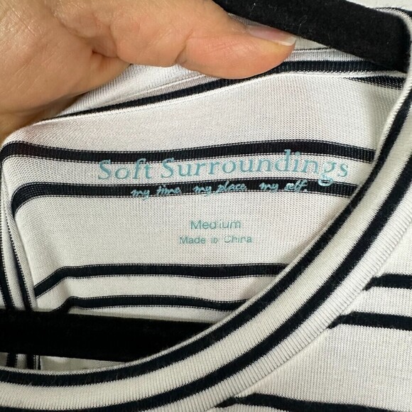Soft Surroundings Hi Low Jersey Knit Tunic Top Striped Black White Size Medium - Picture 3 of 4